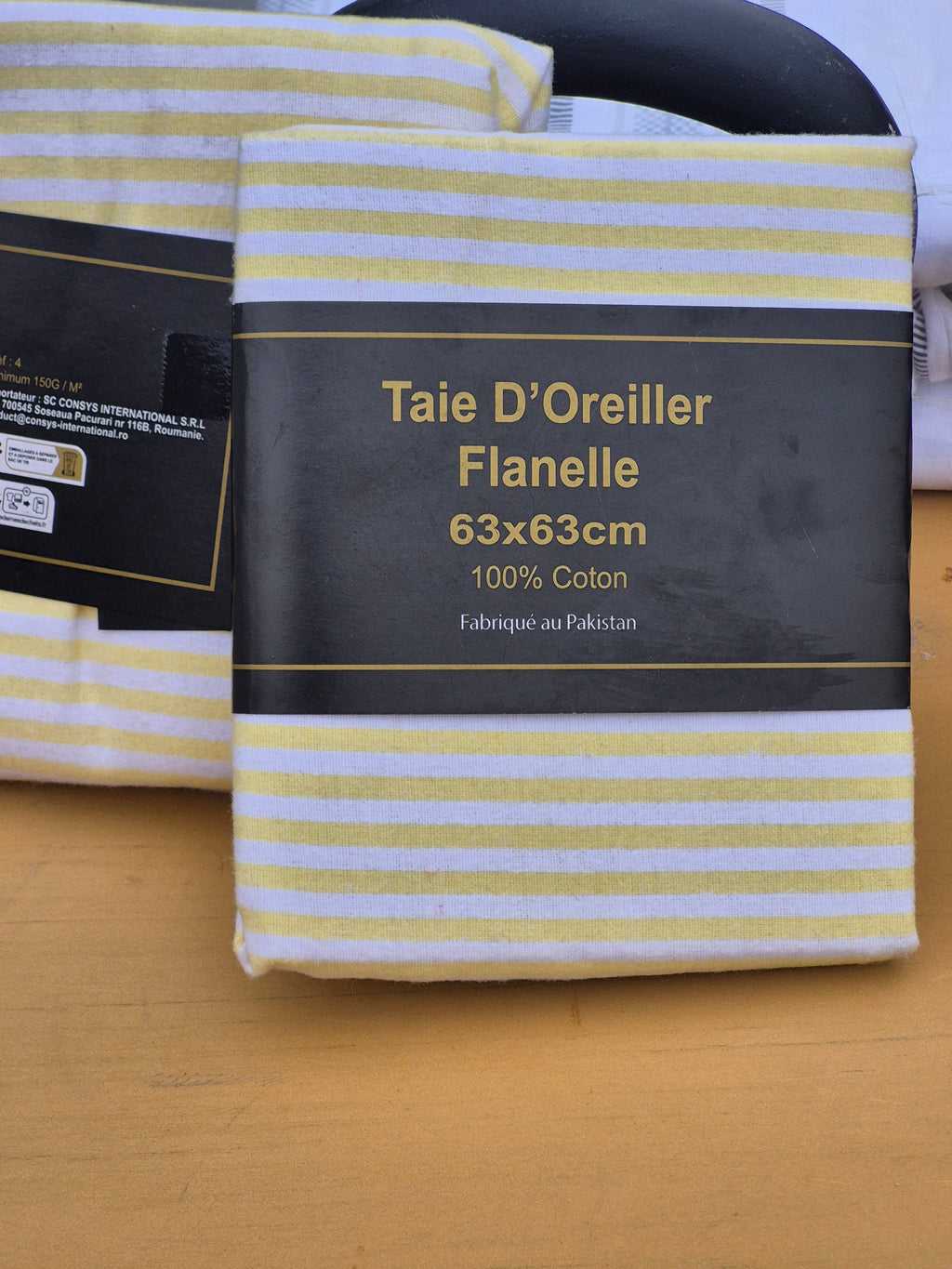 Lot de 2 taies d’oreiller rayées jaune et blanc – flanelle 63 × 63 cm
